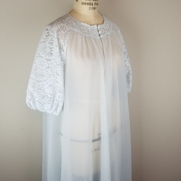Vintage 1950's Long Pale Blue Lace Peignoir Front Closure Babydoll Robe Size 38 - Picture 8 of 11